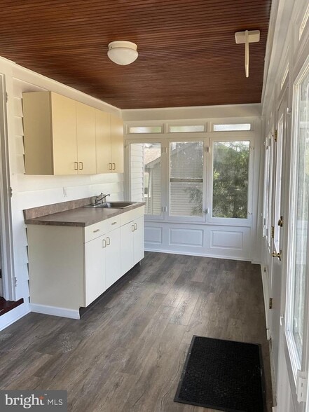 More Photos Of 300 Spruce St, Doylestown Office For Sale