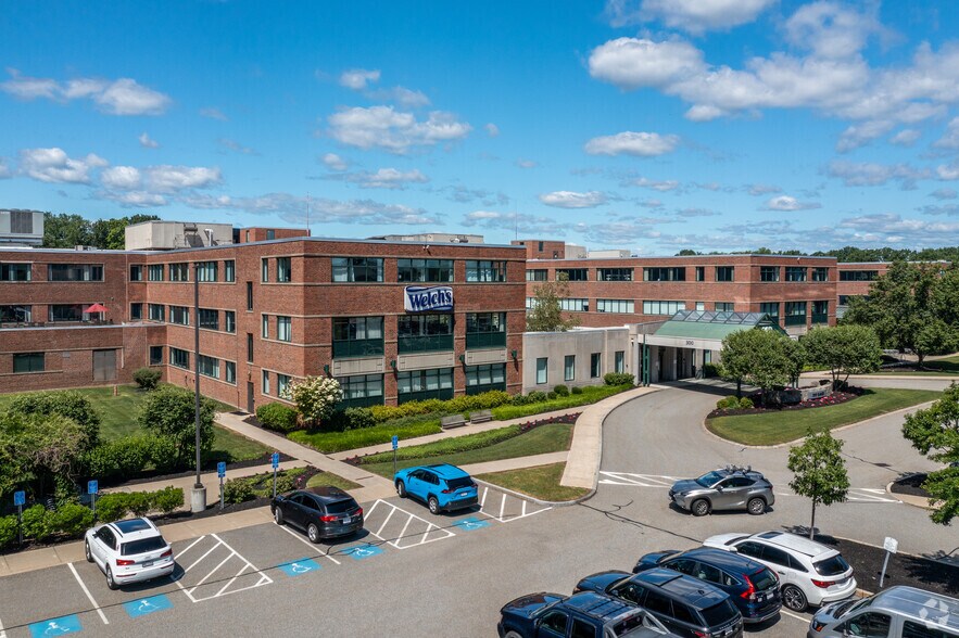 More Photos Of 300 Baker Ave, Concord Office For Lease