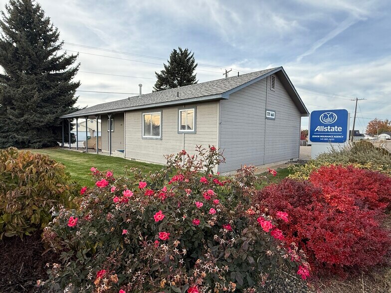 Primary Photo Of 725 SW 8th St, Fruitland Office For Sale