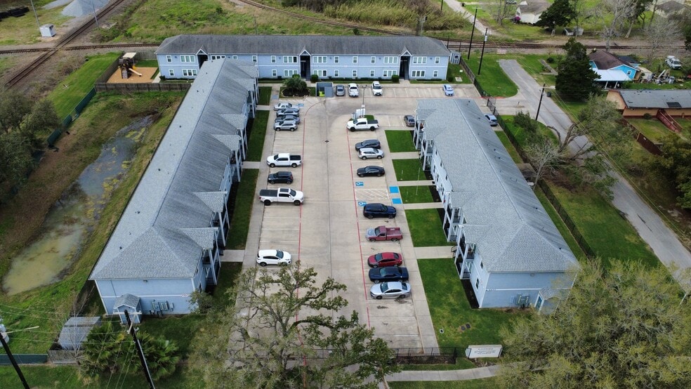 More Photos Of 2604 Avenue K, Bay City Apartments For Sale