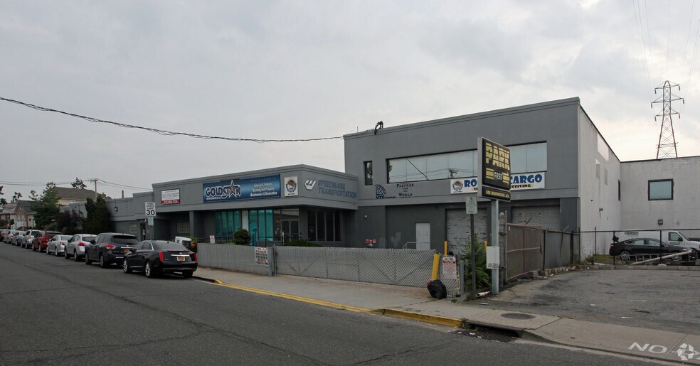 More Photos Of 420 Doughty Blvd, Inwood Warehouse For Lease