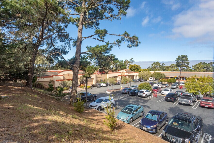 More Photos Of 120-220 Country Club Ctr, Pacific Grove Unknown For Lease