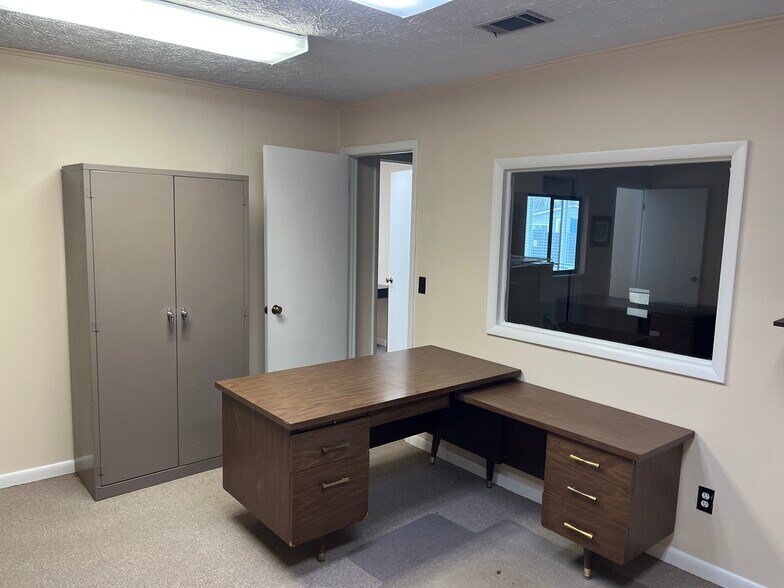 More Photos Of 5807 Macy Ave, Jacksonville Office For Sale