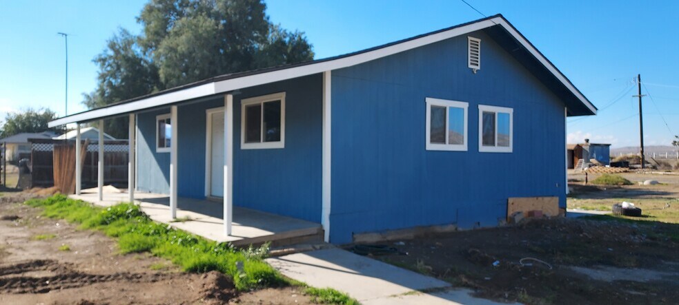 More Photos Of 27564 Highway 119, Taft Specialty For Sale