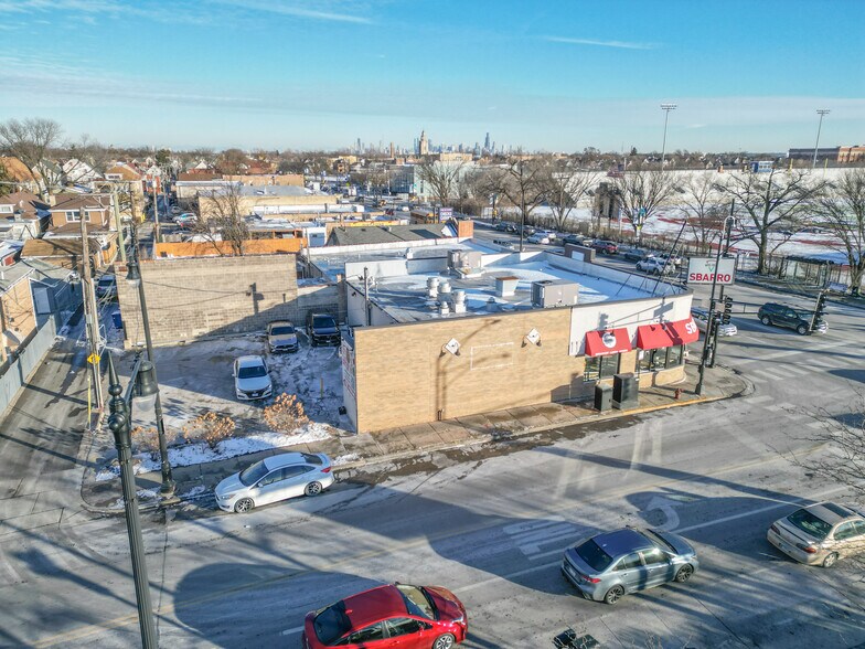 More Photos Of 5554 W Fullerton Ave, Chicago Restaurant For Sale