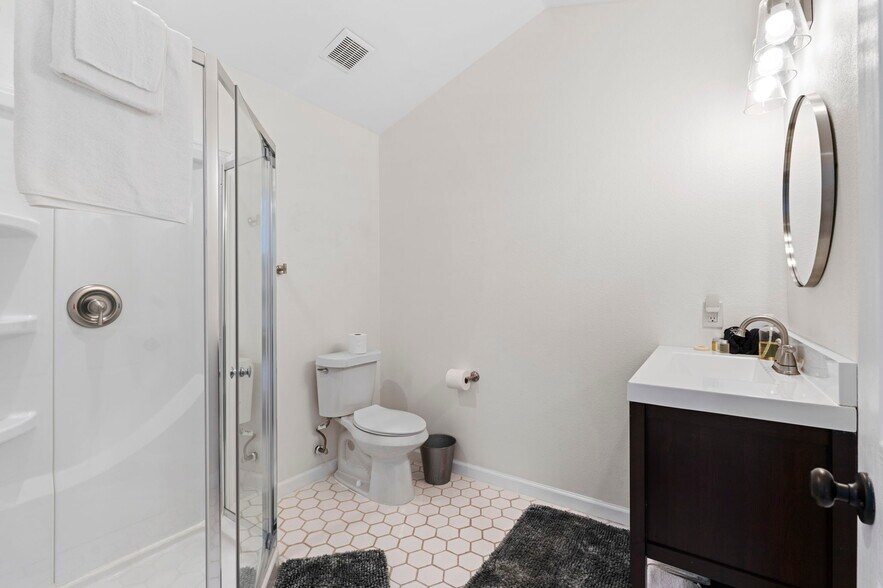 More Photos Of 1470 S Cranes Mill Rd, New Braunfels Lodge Meeting Hall For Sale