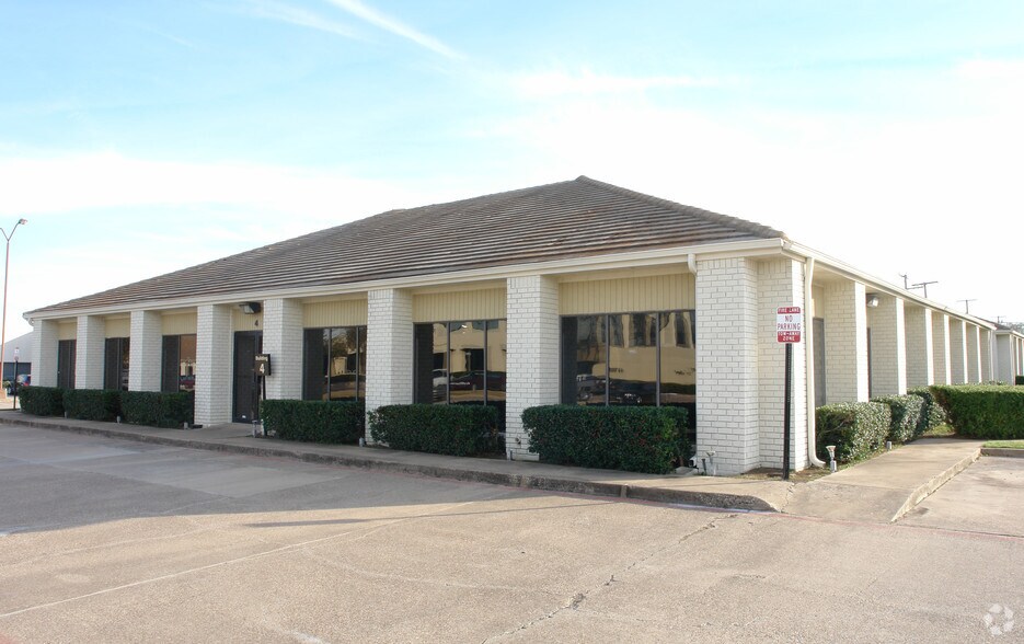 More Photos Of 6800 Manhattan Blvd, Fort Worth Medical For Lease