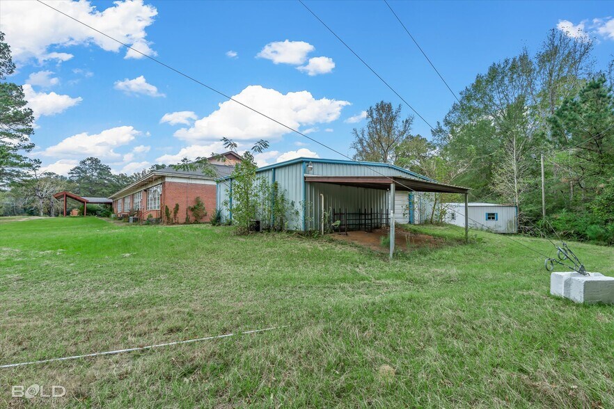 More Photos Of 200 All Saints Rd, Pelican Schools For Sale