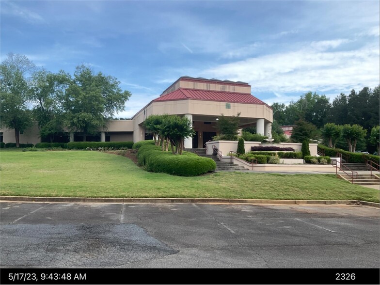 Primary Photo Of 4660 Riverside Park Blvd, Macon-Bibb Healthcare For Sale