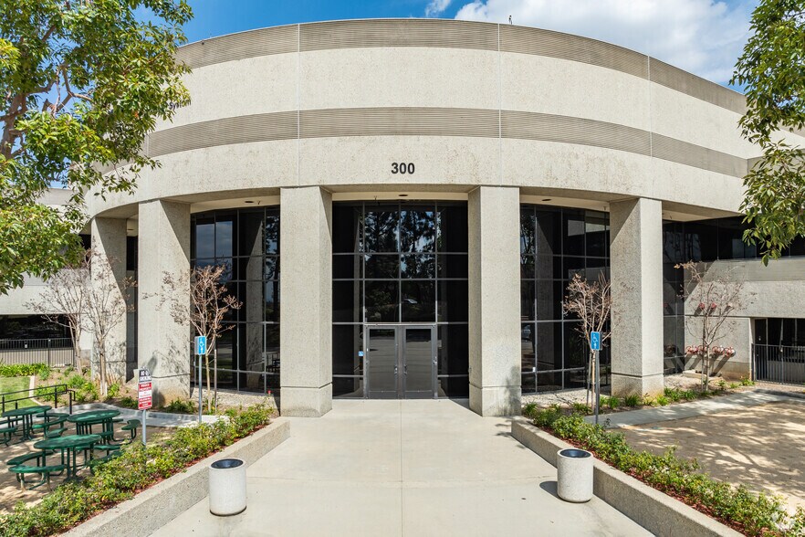 More Photos Of 300 N Lone Hill Ave, San Dimas Office For Lease