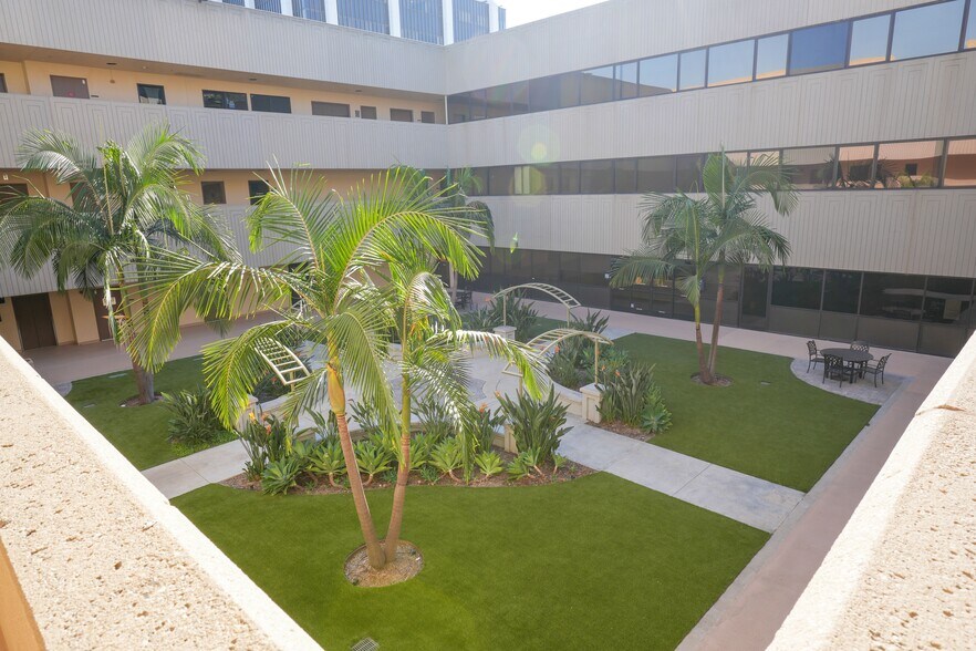 More Photos Of 999 N Tustin Ave, Santa Ana Medical For Sale