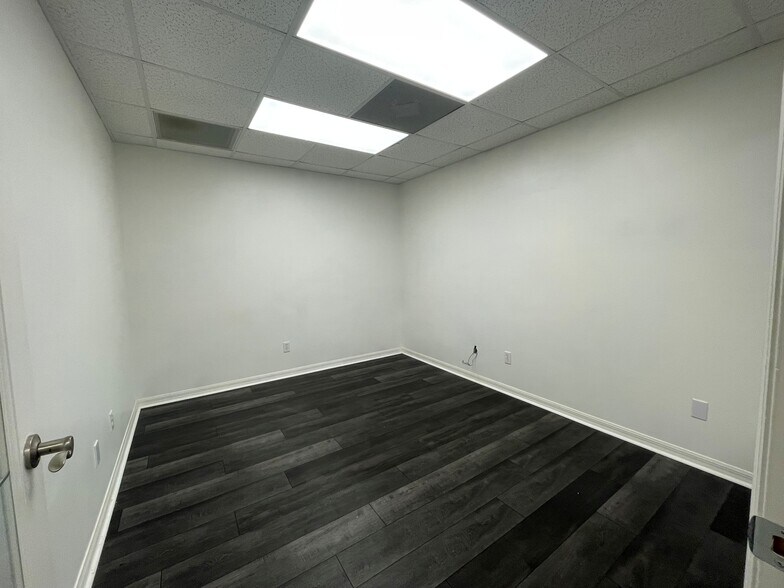 More Photos Of 12520 World Plaza Ln, Fort Myers Medical For Lease