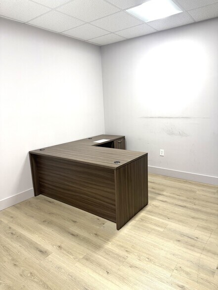 More Photos Of 601 N Federal Hwy, Hallandale Beach Office For Lease