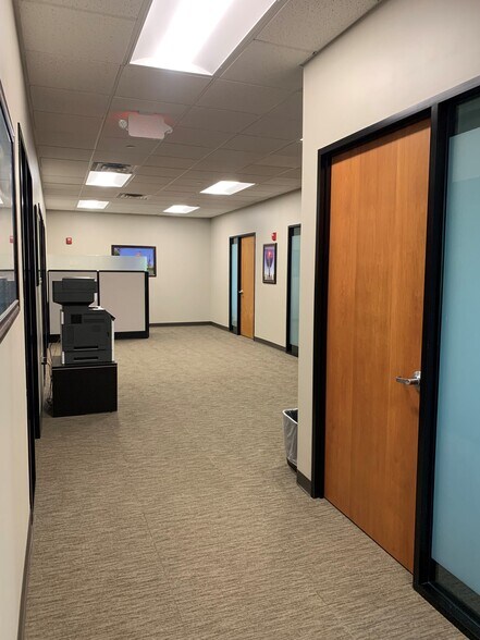 More Photos Of 5151 Pfeiffer Rd, Blue Ash Office For Lease