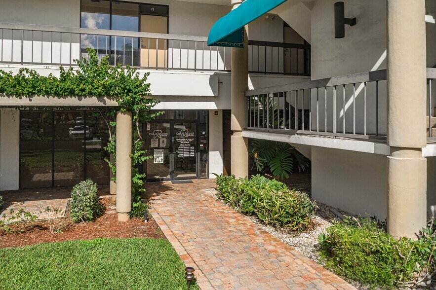 More Photos Of 1700 N University Dr, Coral Springs Medical For Lease