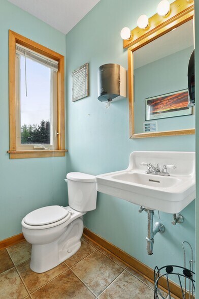 More Photos Of 800 N 42nd Ave, Minneapolis Medical For Lease