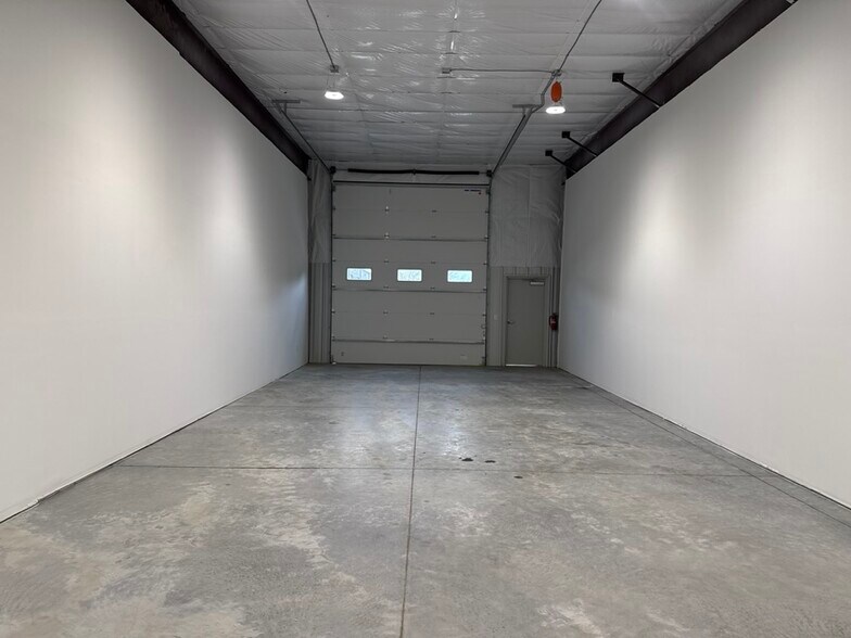 More Photos Of 3405 NW Jefferson St, Blue Springs Flex For Lease
