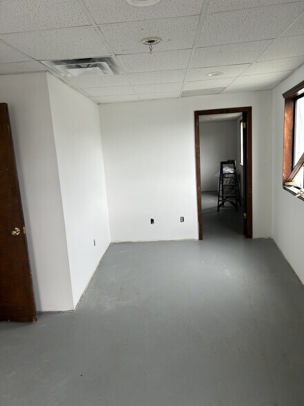 More Photos Of 60 Edmund St, East Providence Loft Creative Space For Lease