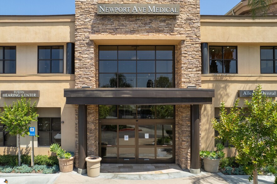 More Photos Of 12791 Newport Ave, Tustin Medical For Lease