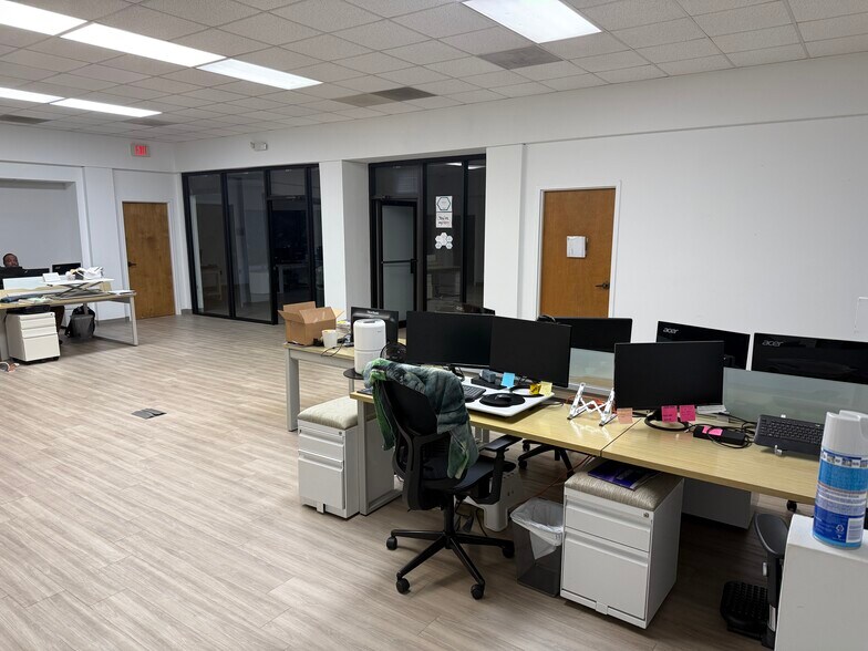 More Photos Of 3680 N Peachtree Rd, Chamblee Loft Creative Space For Lease