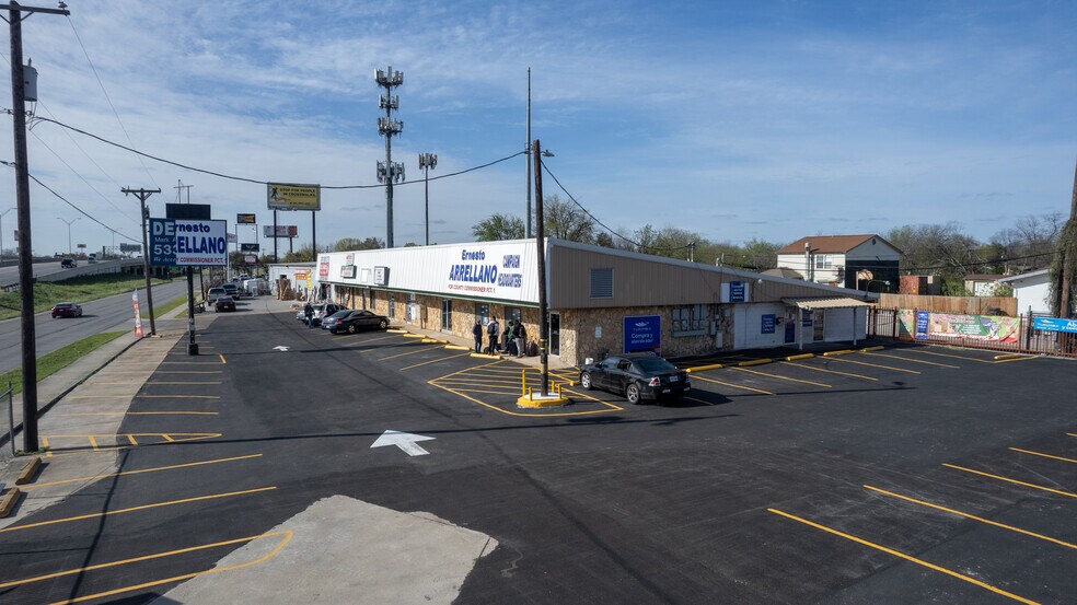 More Photos Of 4407 I-35 Fwy, San Antonio Unknown For Lease