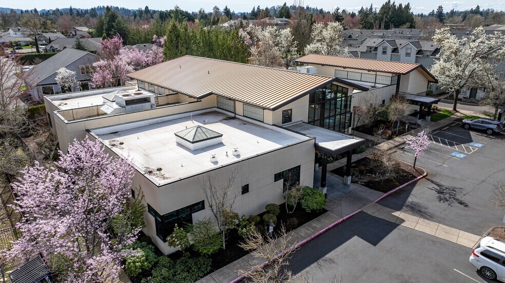 More Photos Of 2550 Willakenze Rd, Eugene Medical For Lease
