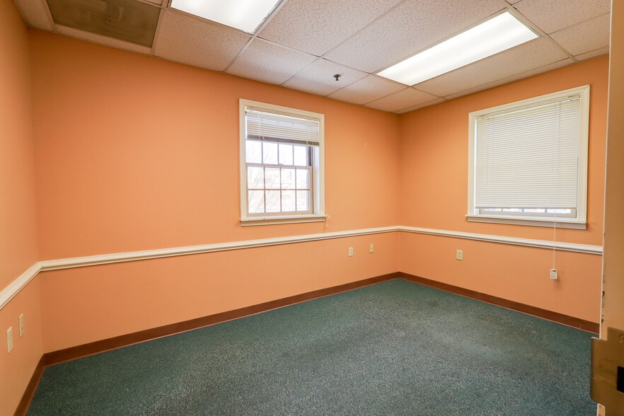 More Photos Of 604 Solarex Ct, Frederick Medical For Lease