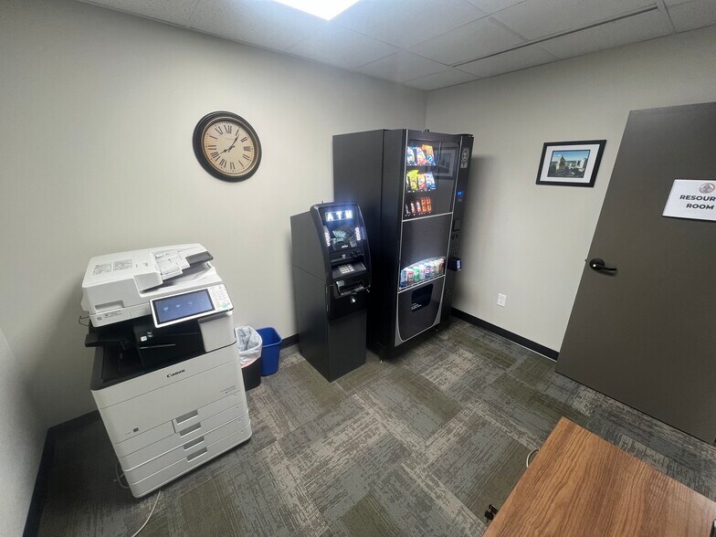 More Photos Of 300 3rd Ave SE, Rochester Coworking Space