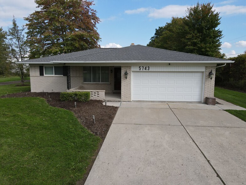 More Photos Of 5743 Meldrum Rd, Casco Airplane Hangar For Sale