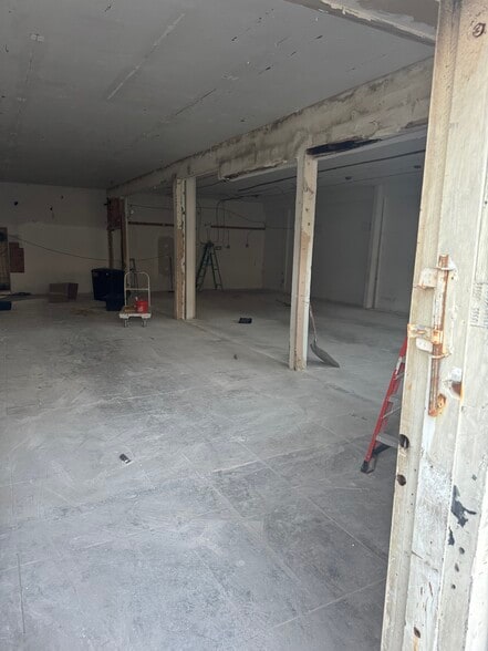 More Photos Of 586 W Avenue 28, Los Angeles Industrial For Lease