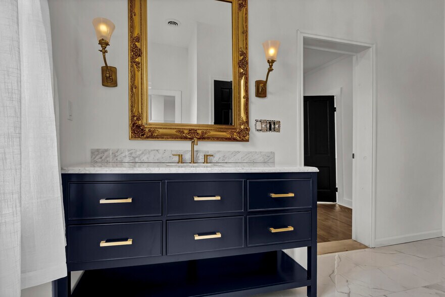 More Photos Of 12 N 5th Ave, Wilmington Office Residential For Sale