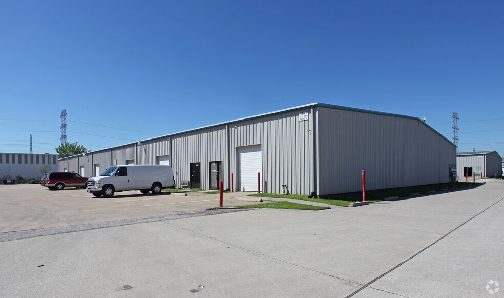 More Photos Of 2121 Brittmoore Rd, Houston Warehouse For Lease