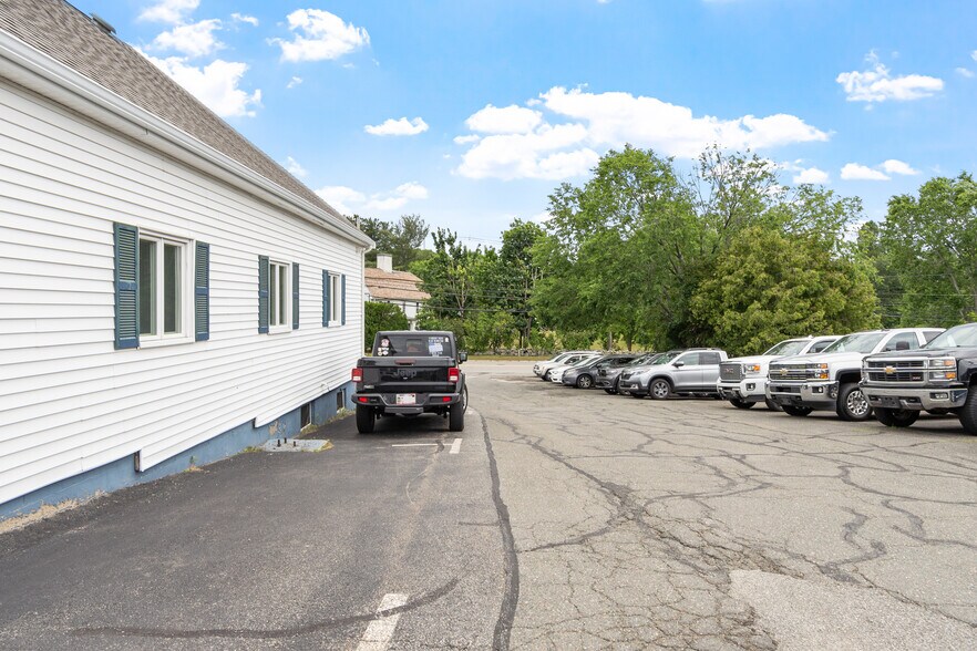 More Photos Of 247 Newbury St, Danvers Office For Lease