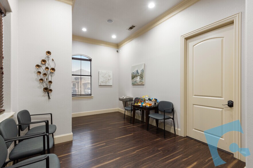 More Photos Of 8821 Davis Blvd, Keller Medical For Sale