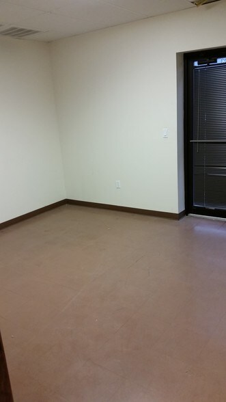 More Photos Of 5829 W Sam Houston Pky N, Houston Light Distribution For Lease