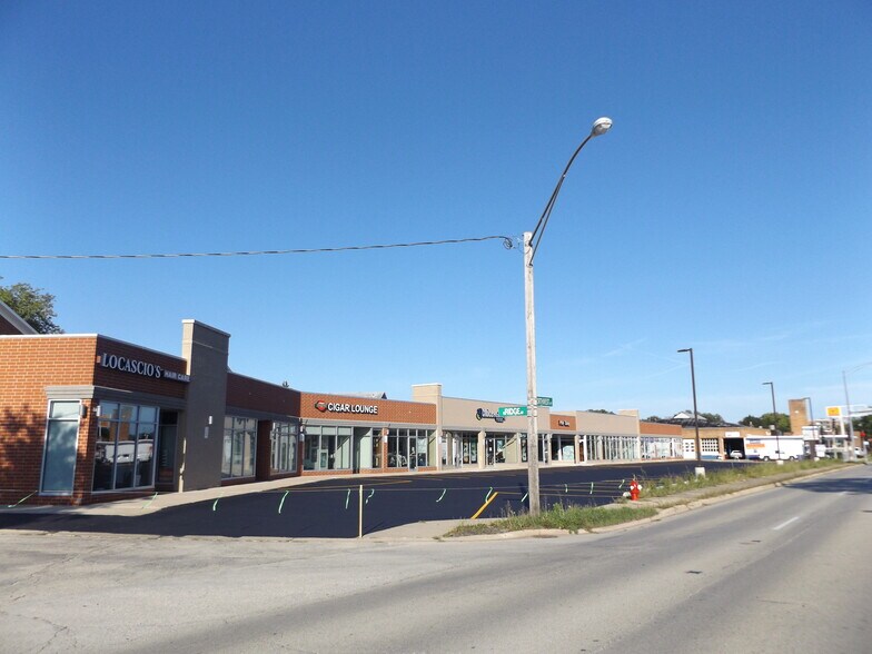More Photos Of 500-550 W Northwest Hwy, Arlington Heights Unknown For Lease