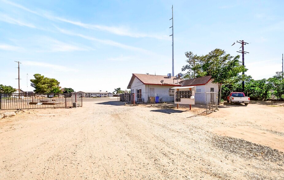 More Photos Of 11398 Bartlett Ave, Adelanto Contractor Storage Yard For Sale