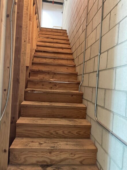 More Photos Of 9901 San Fernando Rd, Pacoima Warehouse For Lease