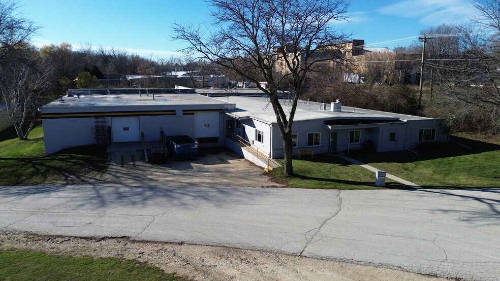 Primary Photo Of W51N545 Struck Ln, Cedarburg Manufacturing For Sale