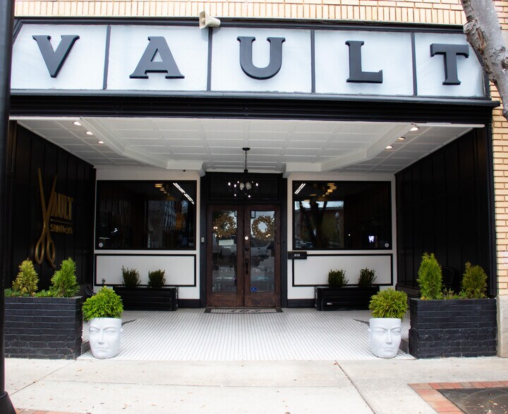 More Photos Of 103 E Laurens St, Laurens Storefront Retail Office For Lease