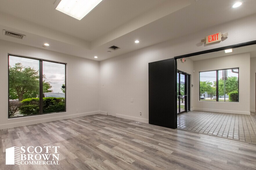 More Photos Of 2400 Worthington St, Denton Medical For Lease
