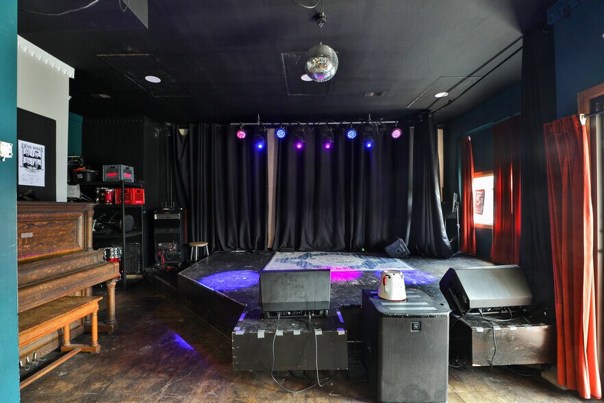 More Photos Of 310-312 E Hudson St, Columbus Freestanding For Sale