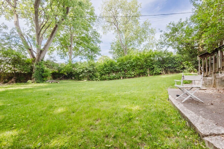 More Photos Of , Lexington Specialty For Sale
