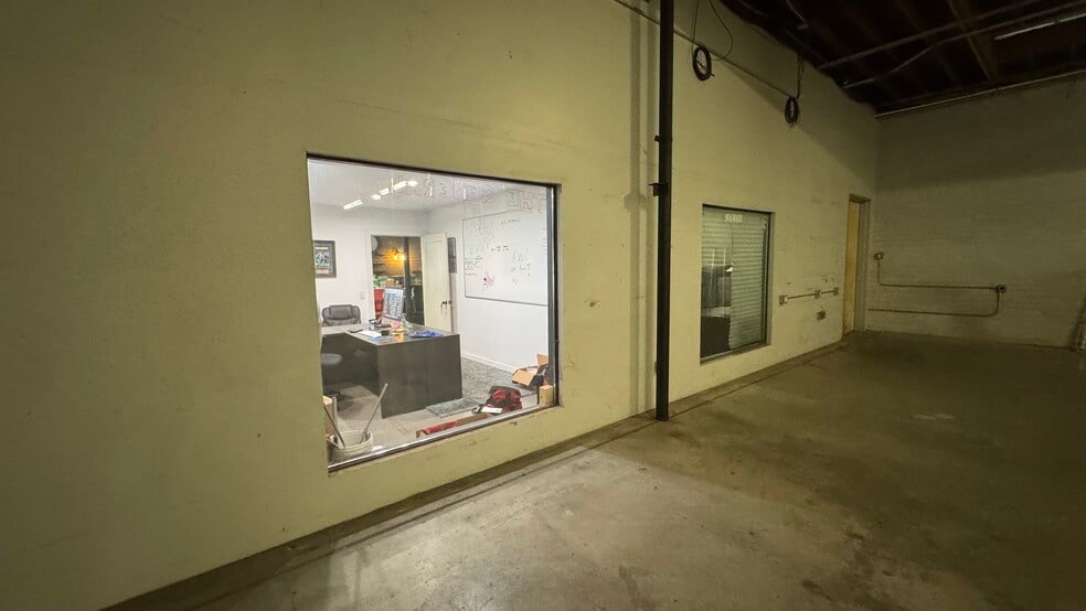 More Photos Of 1706 E Curry Rd, Tempe Warehouse For Lease