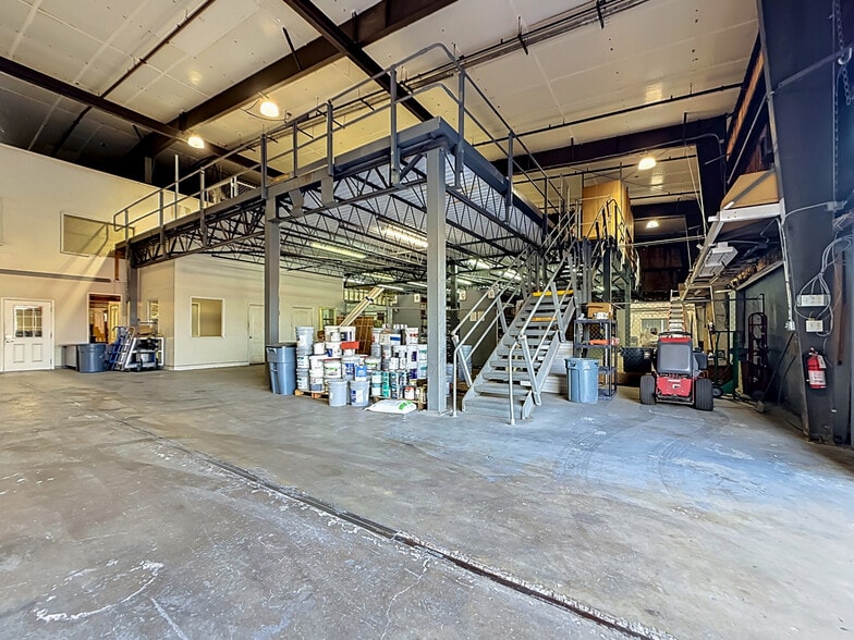 More Photos Of 4677 118th Ave N, Clearwater Manufacturing For Sale