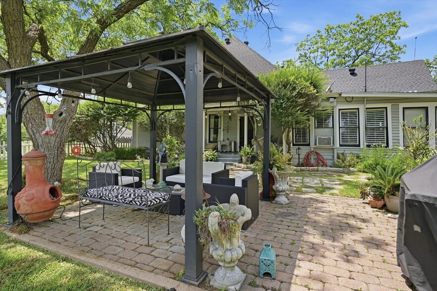 More Photos Of 202 E Main St, Celina Flex For Sale