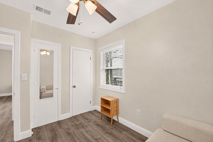 More Photos Of 922 SW 7th Ave, Gainesville Apartments For Sale