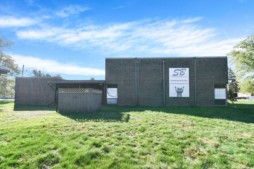 More Photos Of 32 Licking View Dr, Heath Lodge Meeting Hall For Lease