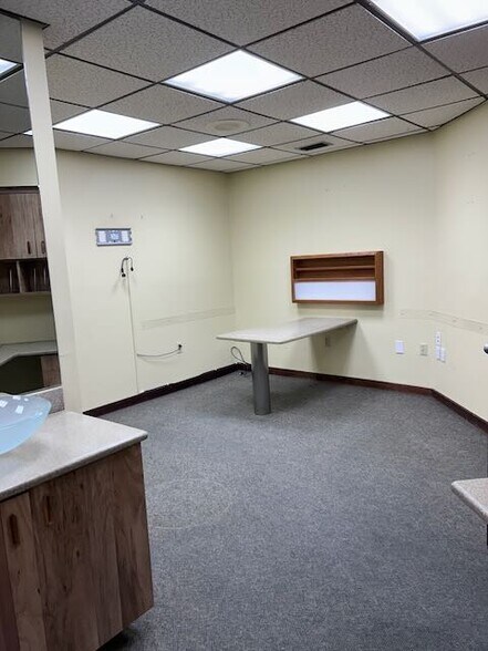 More Photos Of 9806 N 56th St, Temple Terrace Medical For Lease