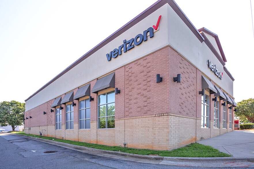 Primary Photo Of 1990 S Stratford Rd, Winston-Salem Freestanding For Sale